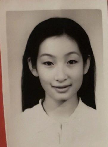 没整过容的女明星颜值对比,女星修图前后对比照