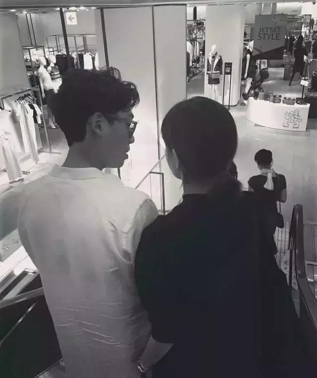 恋爱六年秀恩爱图片,你们还记得第一次公开秀恩爱吗