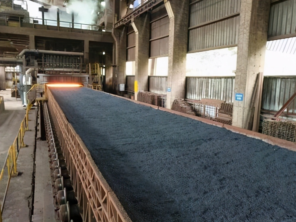 钢铁是怎样从矿石炼出来的,矿石是怎么成为钢铁