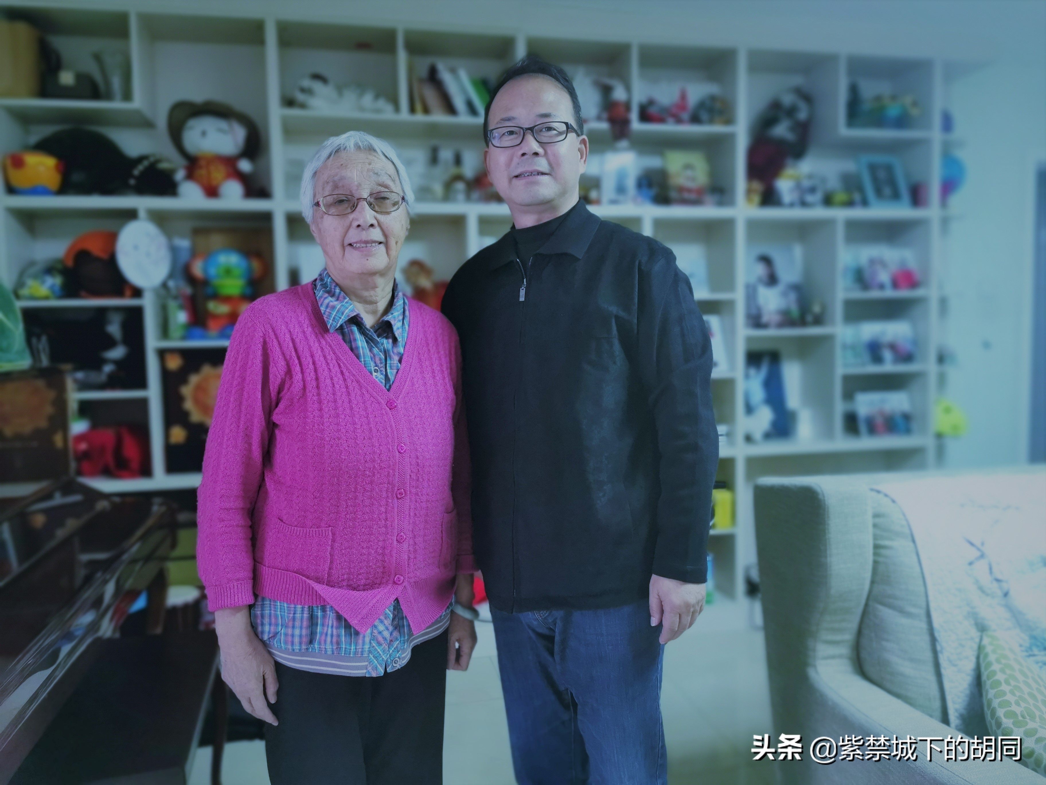 一篇*今条头日**文章，惊喜见到阿拉善王府的“格格”