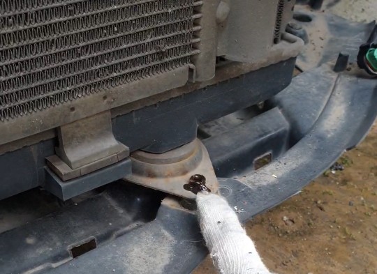 长安铃木天语前保险杠,铃木天语前保险杠拆卸视频