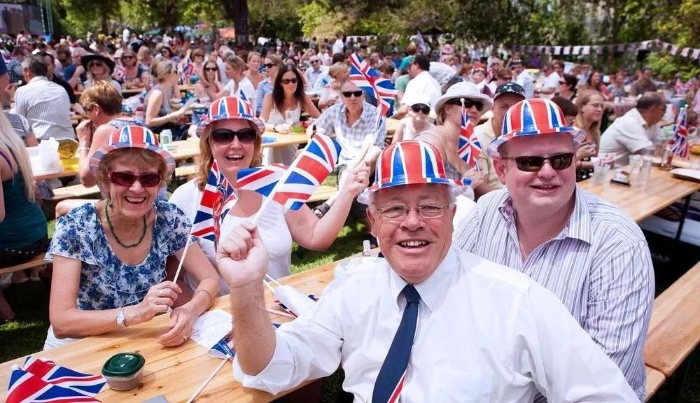 迪拜属于哪个国家什么民族,迪拜地位最高的是什么