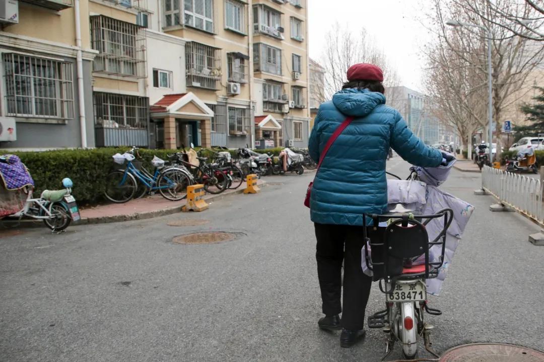 暖心！60岁韩大姐和她的“代购战车”！