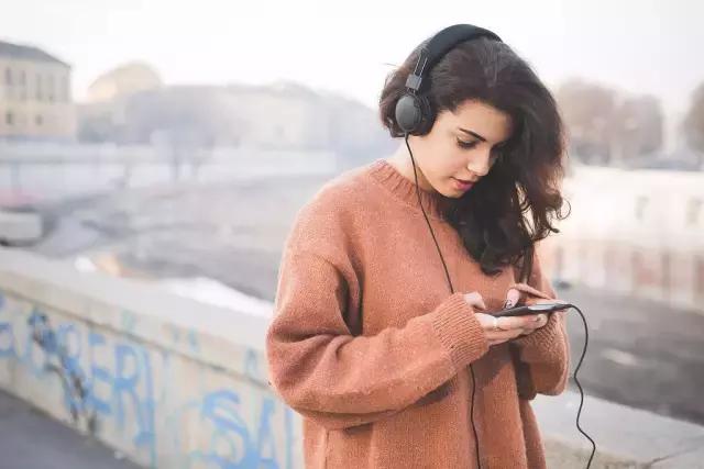 手机进水怎么办？别怕，用上这几招就行