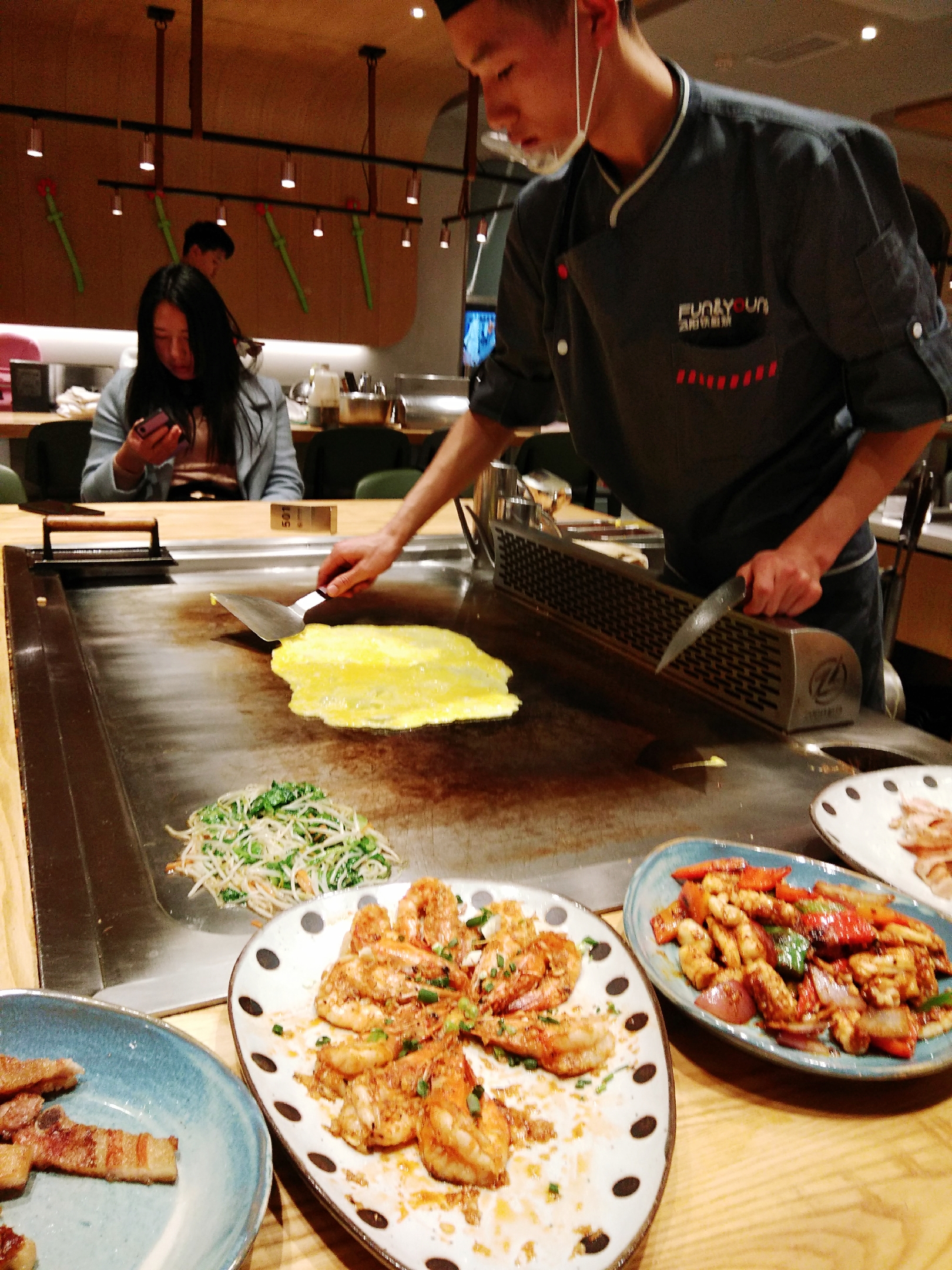 点赞铁板烧昆明第一家,昆明南屏街飞阳铁板烧