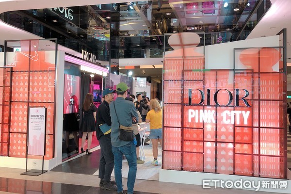 超梦幻迪奥「PINKCITY」登台！独卖限定唇彩、情人节花束等着你