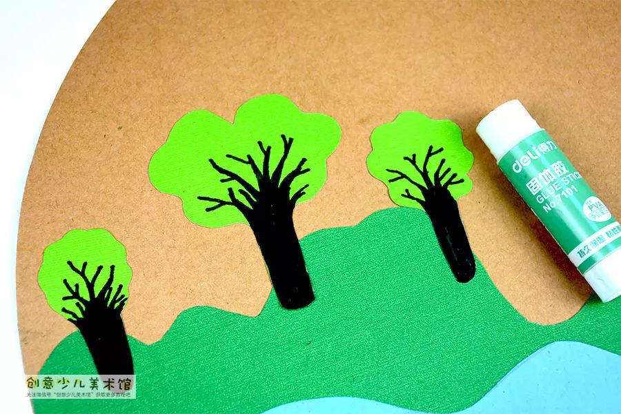 儿童水粉画池塘里的大白鹅,池塘大白鹅儿童画