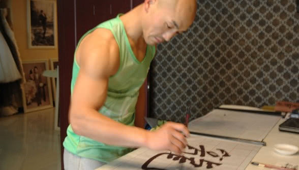 健身教练挑衅搏击教练,拳击教练遭挑衅