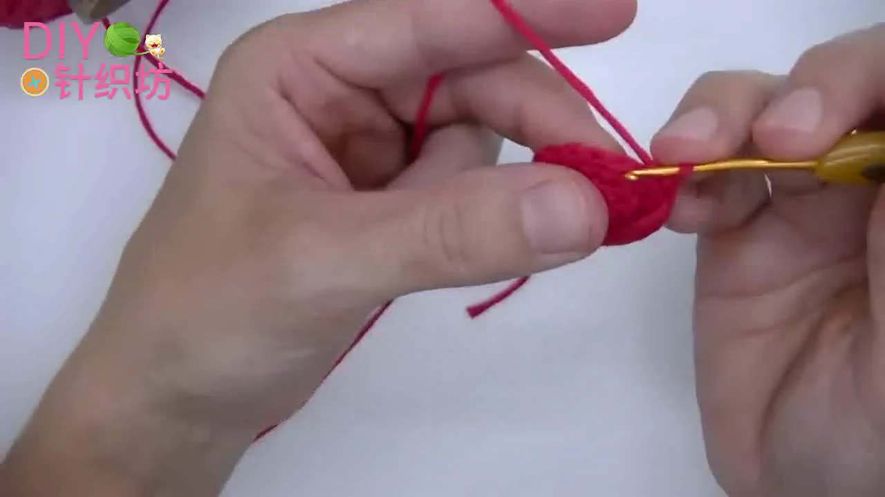 足球小玩偶挂件,足球钥匙扣编织