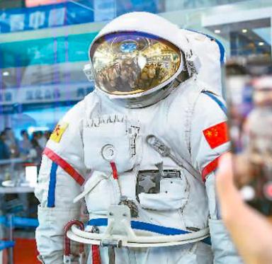 中国第二代舱外航天服参数,舱外航天服能用几次