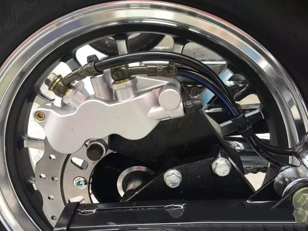 国产250双缸经典太子车升级国四，CBS系统，液晶仪表，售价1.38万