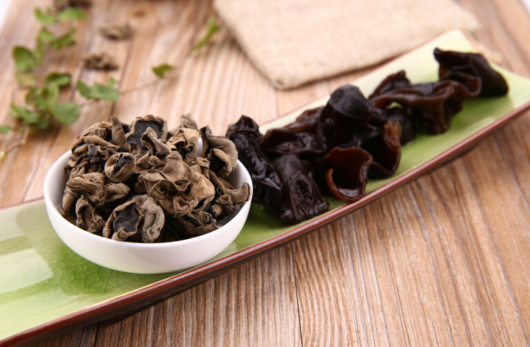 黑木耳中毒的视频,黑木耳食物中毒事件