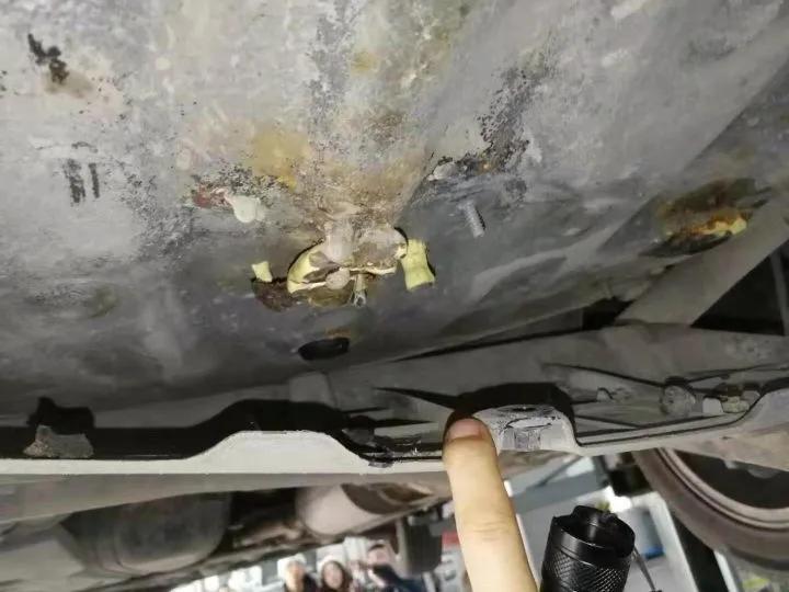 10年的丰田锐志二手车价格多少钱,12年丰田锐志的优点和缺点