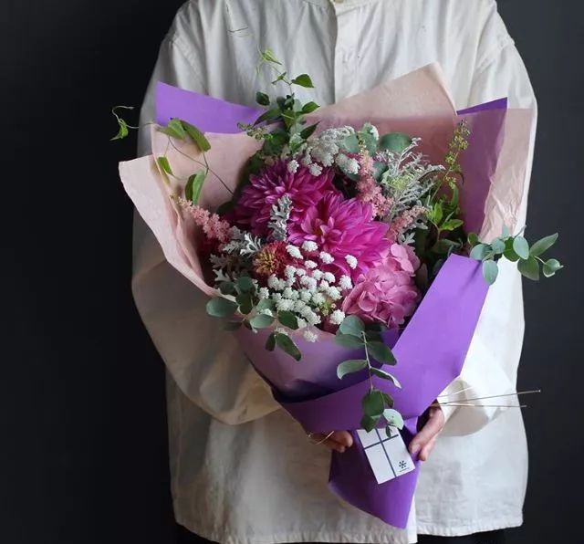 日式花艺作品,日本花店装修风格效果图