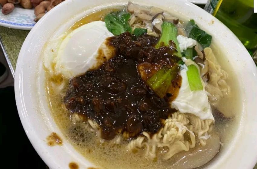 夜摊网红方便面,菏泽方便面