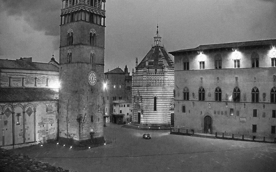 街头监控拍下天使救人,监控拍到国外街头的视频