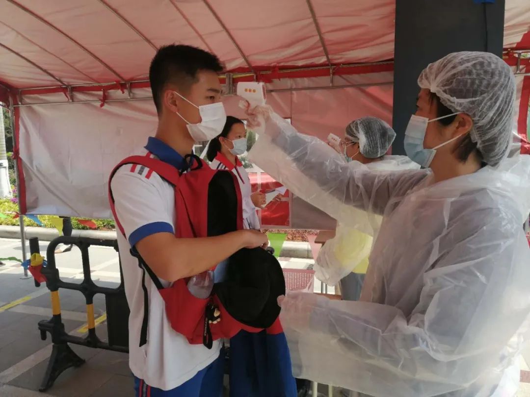 现场直击开学的视频,直击全国多地中小学开学