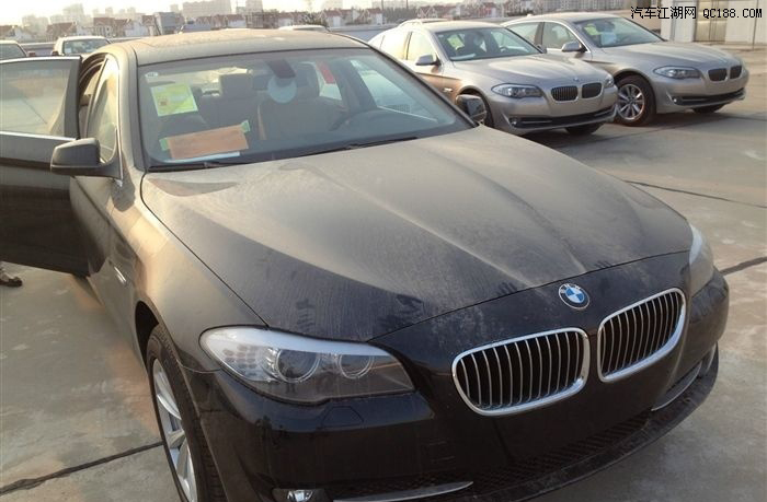 洗车不专业的坏处,洗车不干净全车有污点