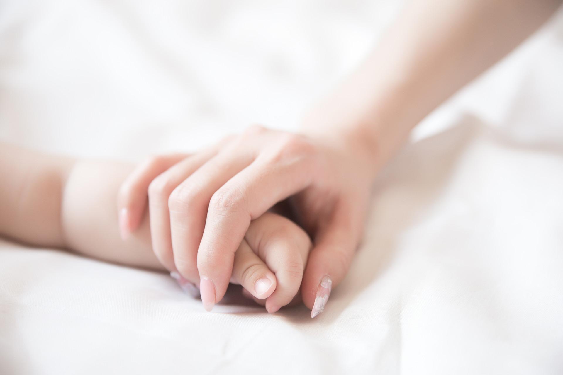 新生儿黄疸没有根治什么后果,新生儿黄疸不用急中医治疗有奇效