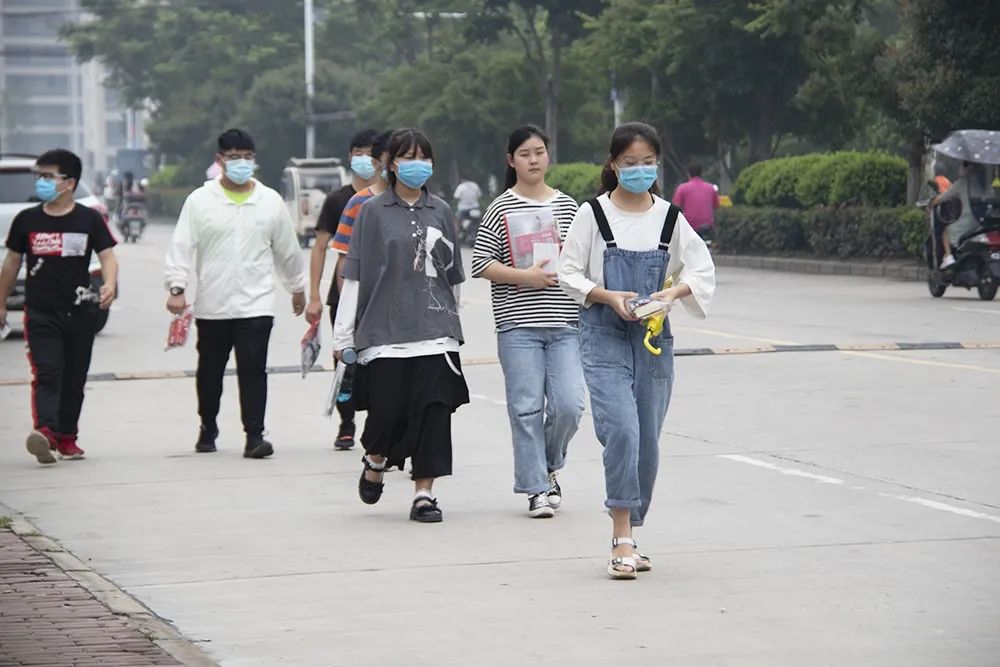 临泉实验中学照片,临泉二中抓拍