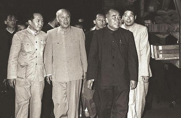 詹才芳：12岁成孤儿，四弟顶他名牺牲，病逝后*国锋华**送8字挽联