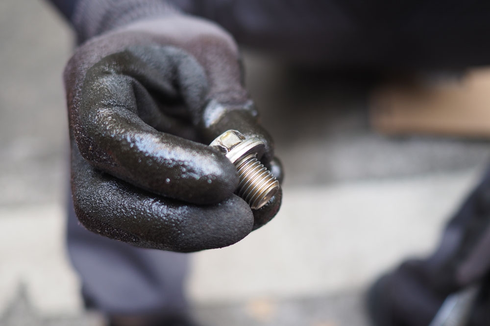 保养汽车要不要拿着保养手册,收藏汽车需要哪些手续