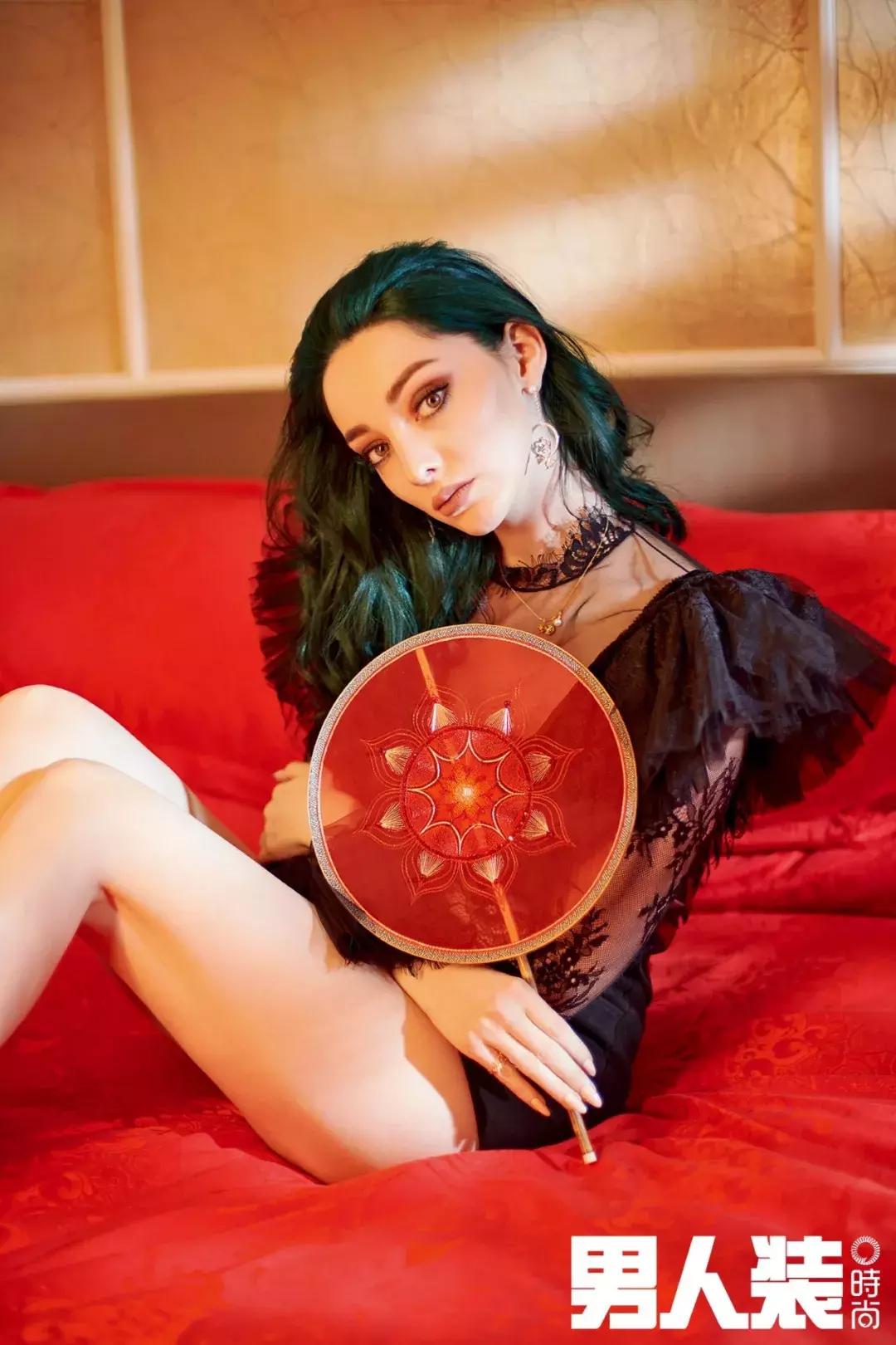 新年封面女神：北极星小姐姐