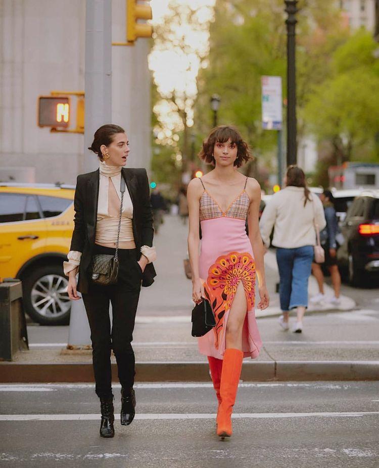 适合微胖穿的吊带裙,清凉感满满的吊带裙更适合夏天