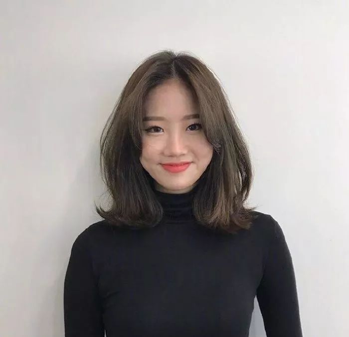 脸型长脖子长适合剪短发,脸型比较小适合剪短发吗