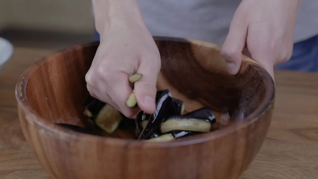 膨胀了，自己在家做的拉面，比大排长队的网红面馆还好吃