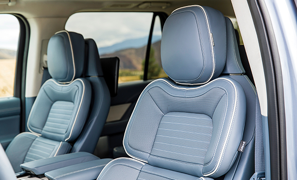 内饰豪华的林肯轿车,最新款林肯领航员内饰