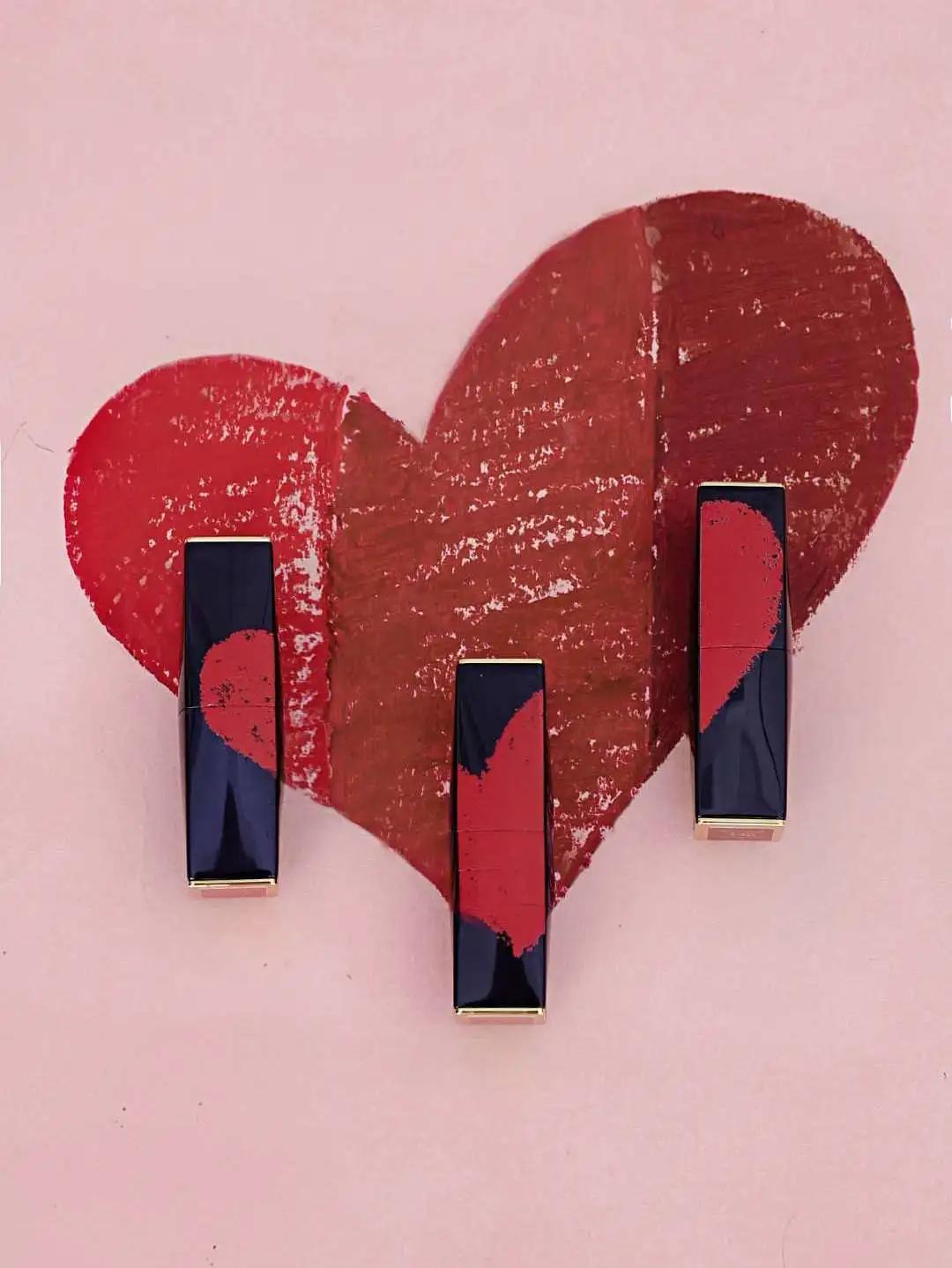 谈恋爱应不应该送女朋友礼物,谈恋爱该不该收男生的礼物