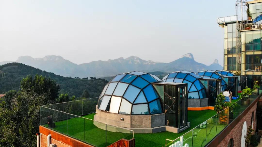 住进超梦幻玻璃星球，体验“全国最有文化特色必睡民宿”，还有网红露营地等你来！