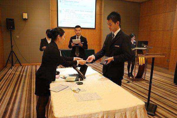 酒店前台办理房卡的流程,酒店前台怎么补房卡