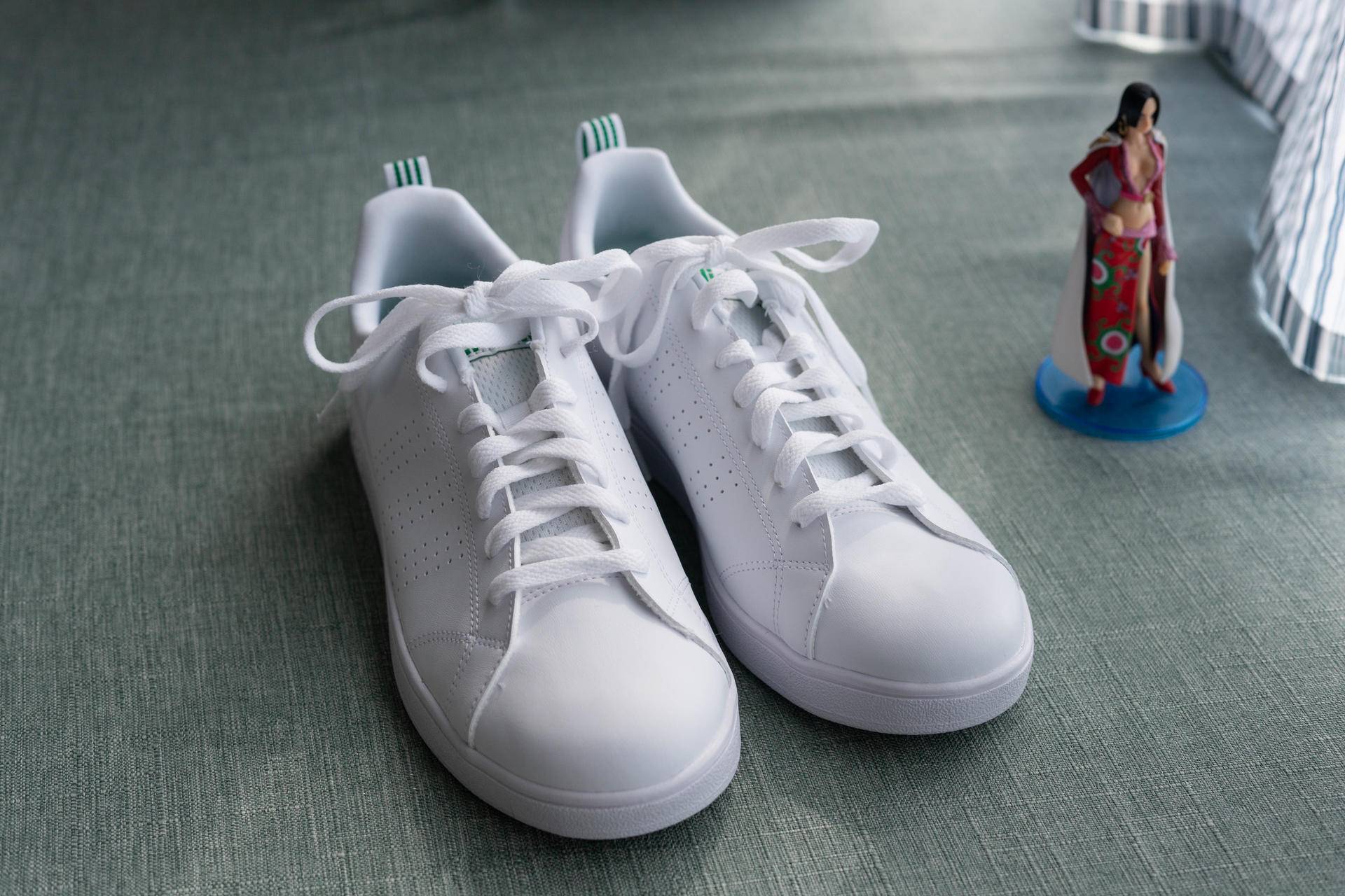 阿迪和彪马小白鞋,阿迪与耐克同类鞋科普