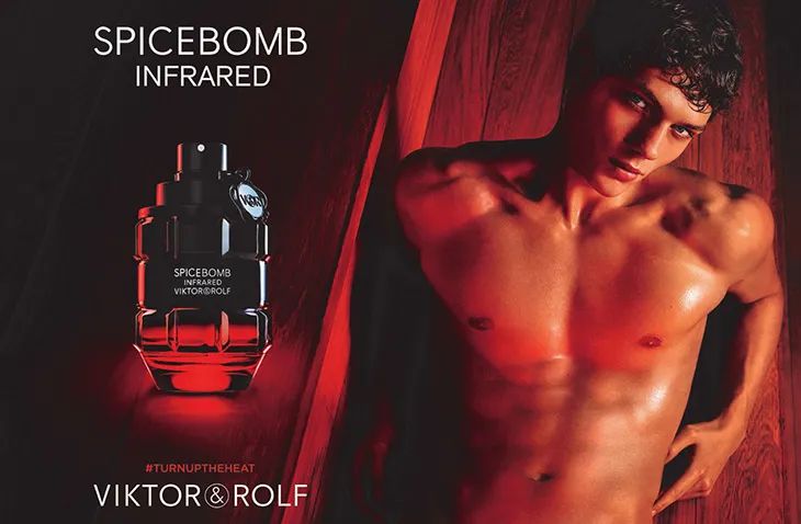 阿玛尼最新时装,男模特走秀阿玛尼