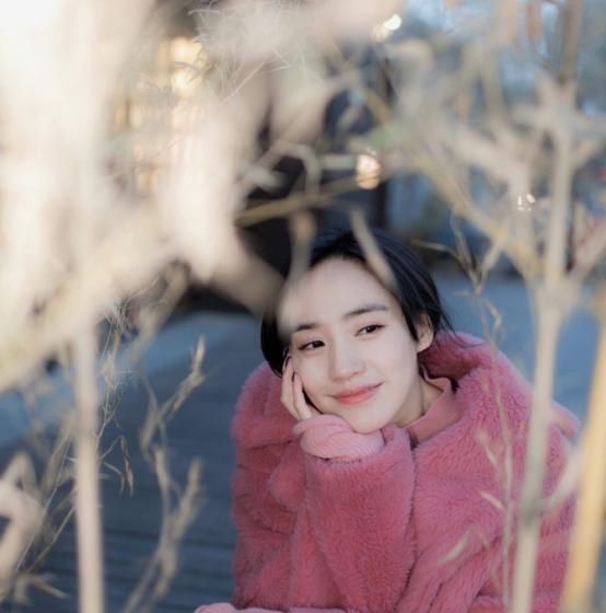 连沈腾都会看直眼的她，低调嫁给摄影师成宝妈，36岁仍美得像朵花