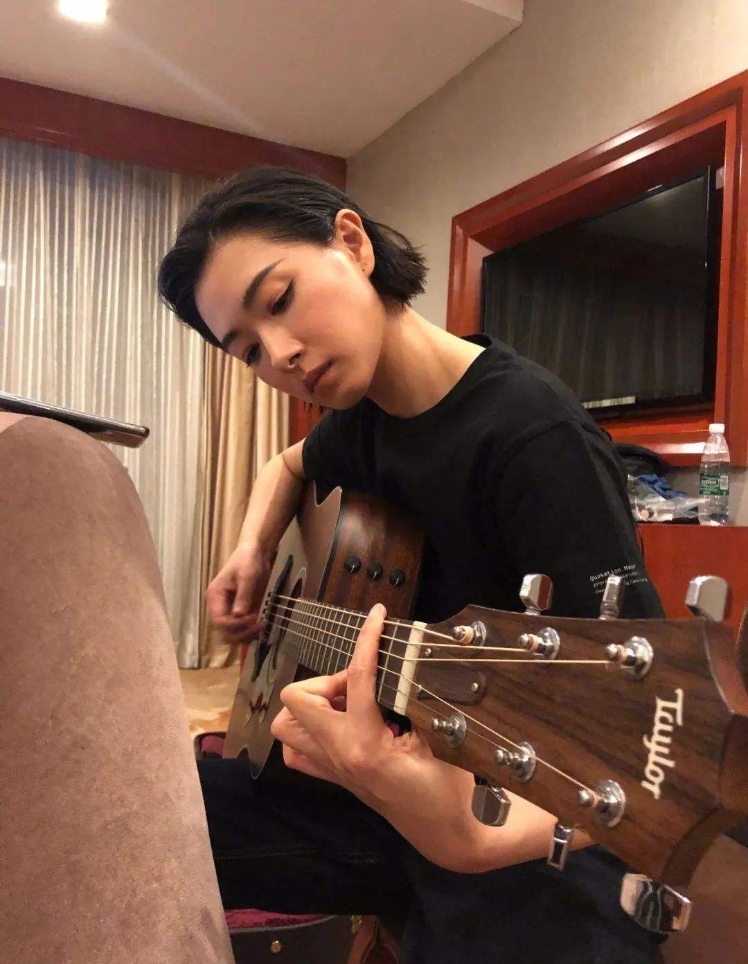 万茜乘风破浪的姐姐谦虚的样子,万茜魅力有多强