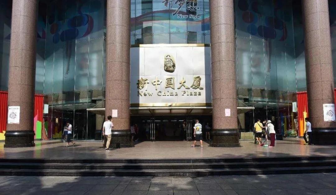 广州高端女装服装批发市场在哪里,广州最大的尾货服装批发市场在哪