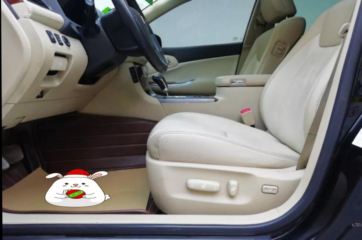 13代半丰田皇冠还值得买么,13代皇冠跟13代半皇冠有什么区别