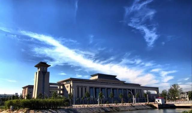 迟来的爱大学校园,黄淮学院什么时候变成一本了