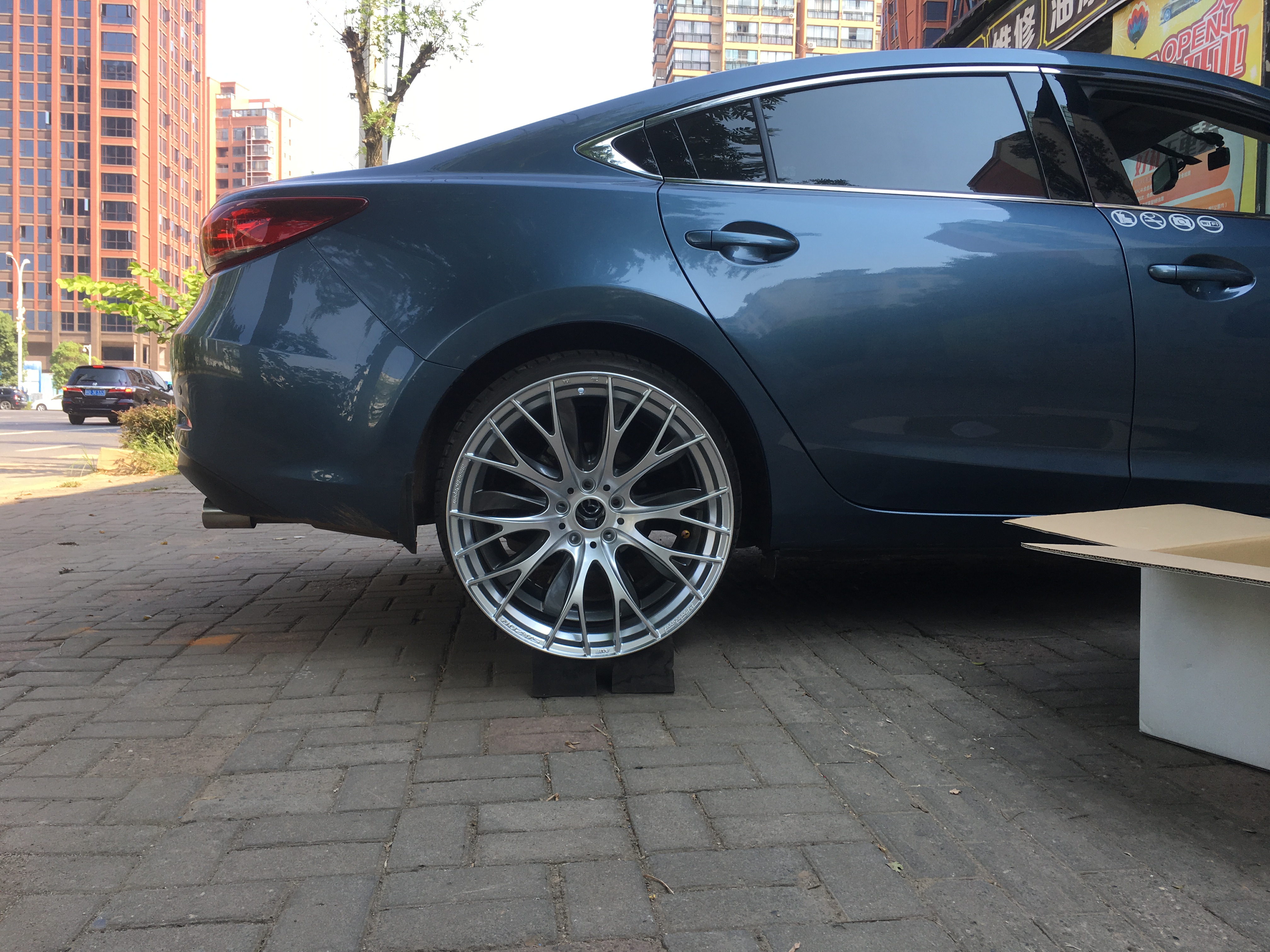 马自达阿特兹改装airbft气动避震,15年马自达阿特兹改装大包围