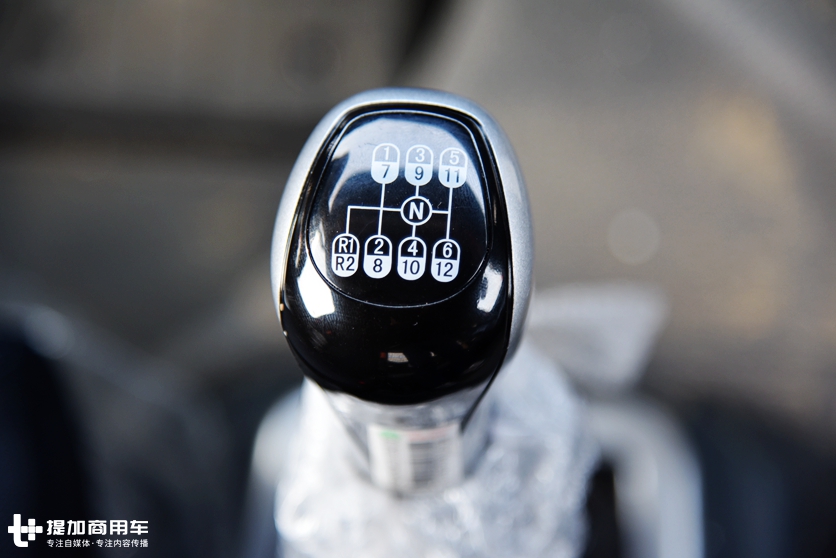 来自中国重汽的国民重卡，老司机带您重新认识豪沃T7H牵引车