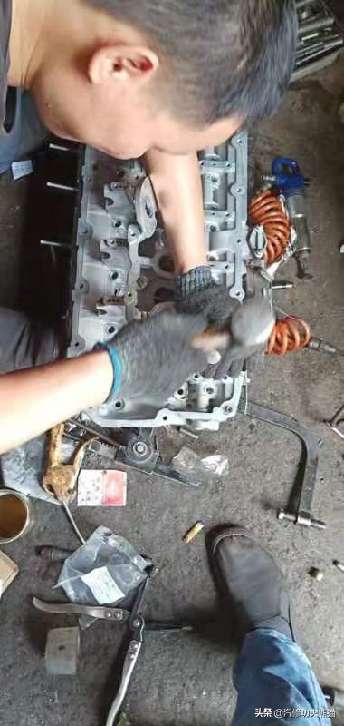 宝马e90325i2007款,宝马e90漏机油通病