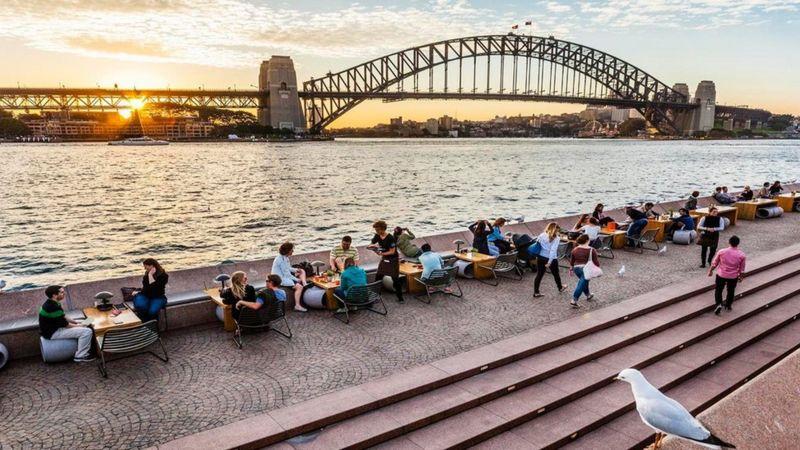 莫里森直播时出现口误，网友却说，没毛病，这很澳洲