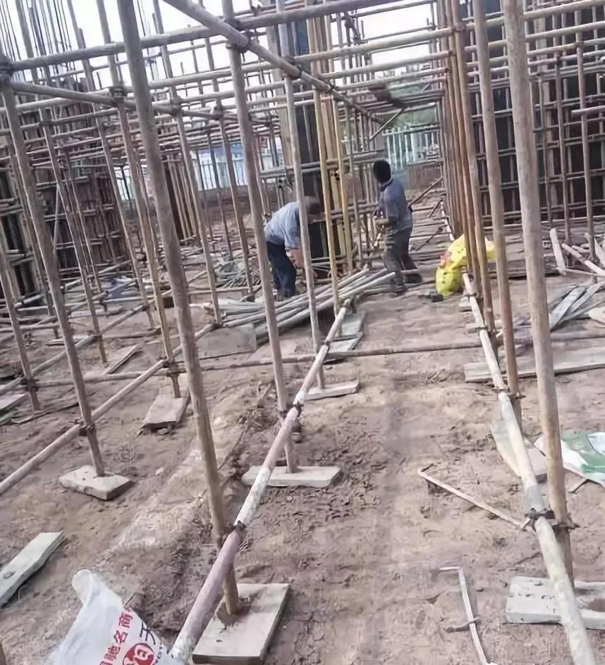 累不死的钢筋工晒不死的架子工,工地木工累还是架子工