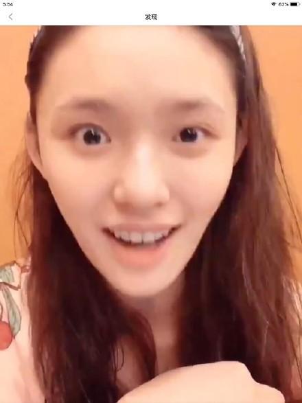 李小璐贾乃亮杨幂合影,李小璐和杨幂对比图片