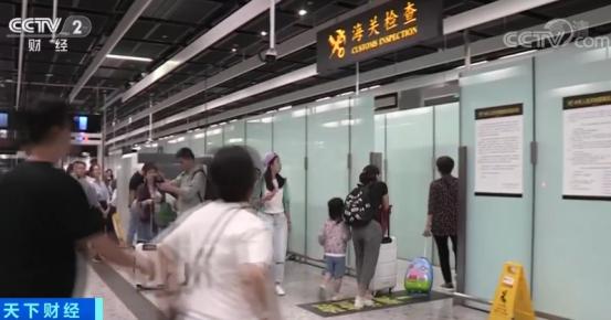 走私查获巨大奢侈品,以海外代购为名疯狂走私奢侈品