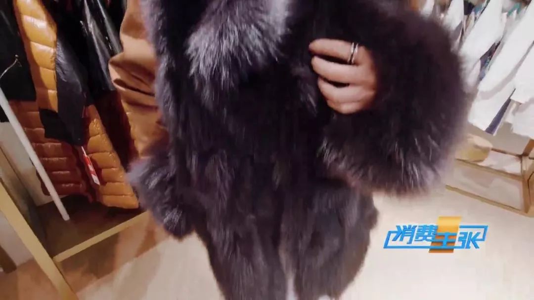 皮衣怎么穿都能穿出高级感,如何挑选适合冬季的皮衣款式