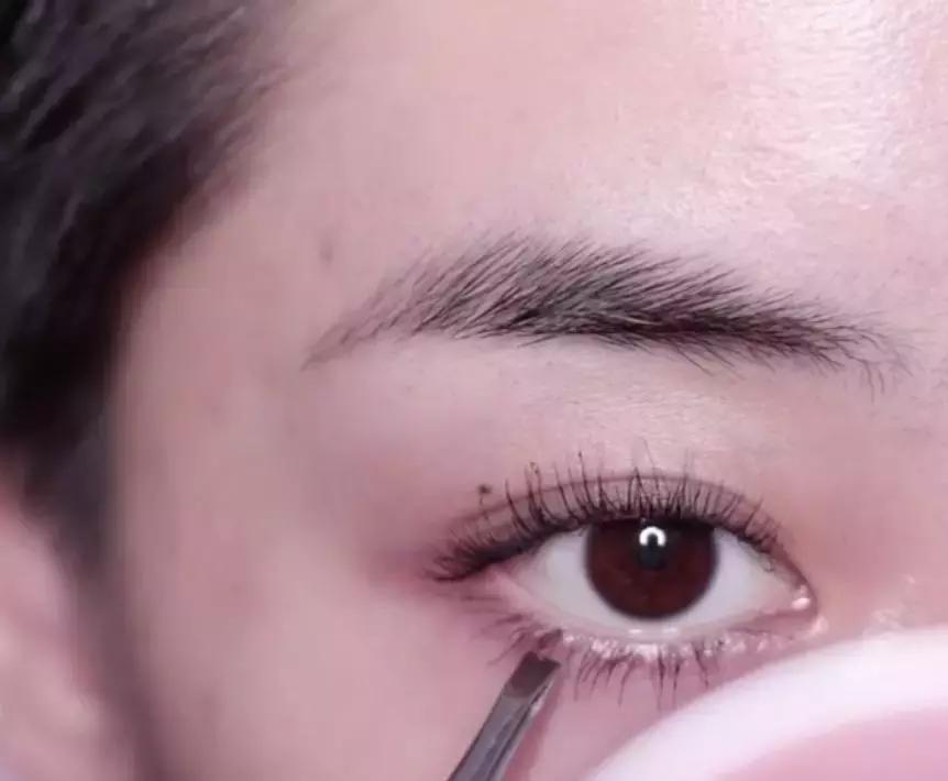 她和肖战合作却被全网diss，用打火机烫睫毛是认真的吗？